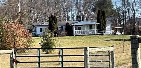 13768 Douglas Lane Ln, Centerburg, OH 43011