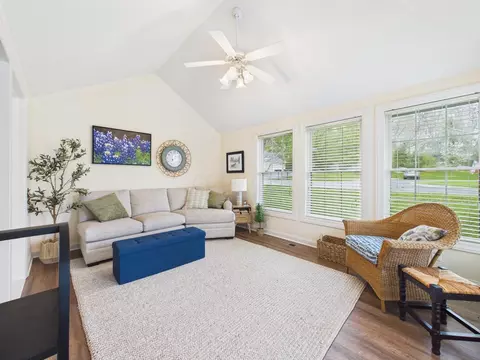 Living - 1489 Pine View Dr, Lancaster, OH 43130 photo 2 of 6