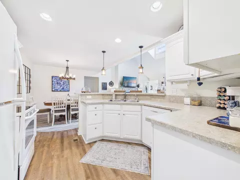 Kitchen - 1489 Pine View Dr, Lancaster, OH 43130 photo 2 of 4