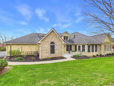 Exterior - 1489 Pine View Dr, Lancaster, OH 43130 photo 2 of 3