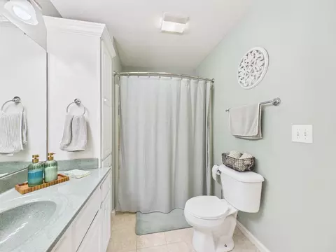 Bath - 1489 Pine View Dr, Lancaster, OH 43130 photo 2 of 7