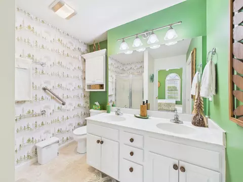 Bath - 1489 Pine View Dr, Lancaster, OH 43130 photo 4 of 7