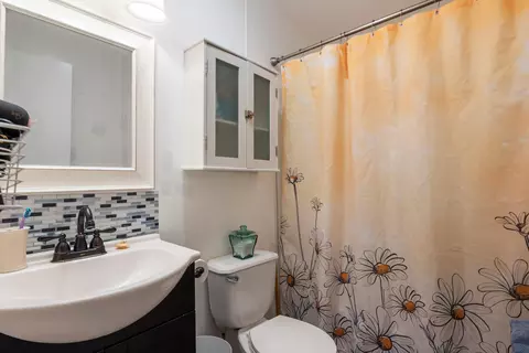 Bath - 2855 Osborn Rd NE, Newark, OH 43055 photo 3 of 3