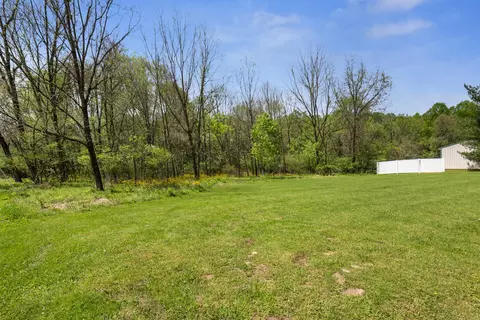 Exterior - 2855 Osborn Rd NE, Newark, OH 43055 photo 6 of 33