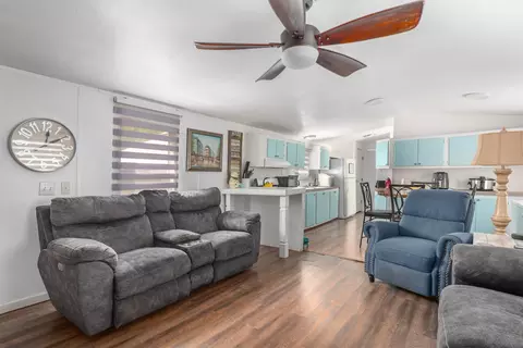 Living - 2855 Osborn Rd NE, Newark, OH 43055 photo 2 of 4