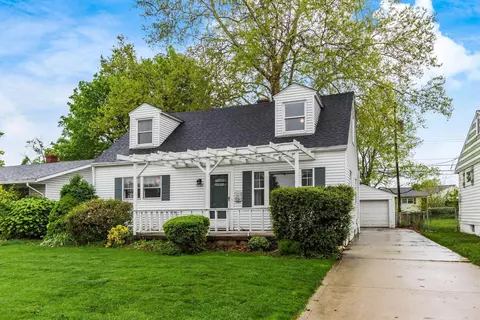 4235 Ashgrove Dr, Grove City, OH 43123