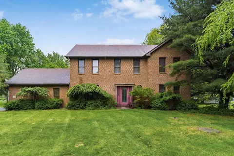 2966 Knoll Dr, Gahanna, OH 43230