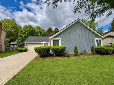 272 Old Spring Ln, Dublin, OH 43017