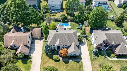 341 Windcroft Dr, Westerville, OH 43082