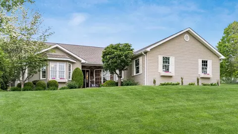 2770 Ash Meadows Blvd, Zanesville, OH 43701