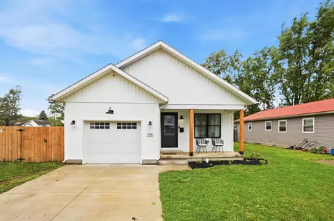 1108 E Paint St, Washington Court House, OH 43160