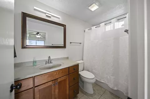 Bath - 2672 Gooding Rd, Marion, OH 43302 photo 3 of 3