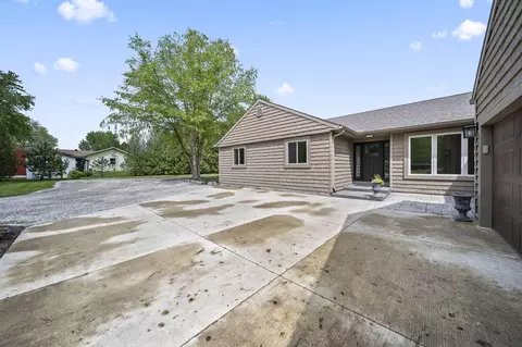 Exterior - 2672 Gooding Rd, Marion, OH 43302 photo 8 of 38