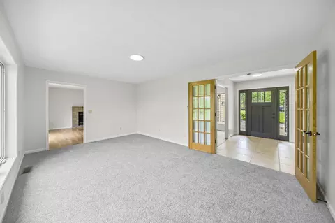 Living - 2672 Gooding Rd, Marion, OH 43302 photo 9 of 10