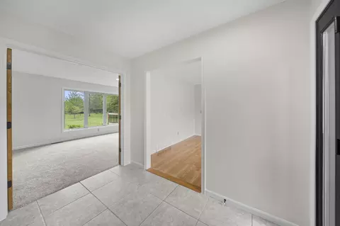 Entry Way - 2672 Gooding Rd, Marion, OH 43302 photo 3 of 7