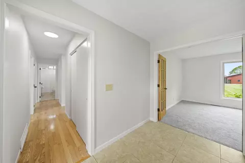 Entry Way - 2672 Gooding Rd, Marion, OH 43302 photo 5 of 7