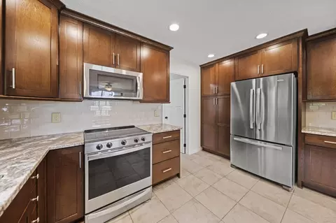 Kitchen - 2672 Gooding Rd, Marion, OH 43302 photo 9 of 13