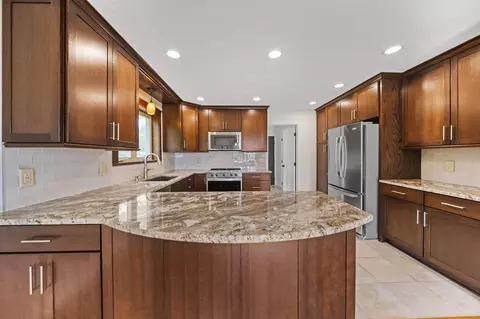 Kitchen - 2672 Gooding Rd, Marion, OH 43302 photo 12 of 13