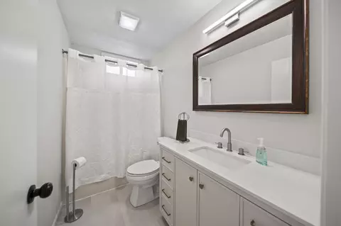 Bath - 2672 Gooding Rd, Marion, OH 43302 photo 1 of 3