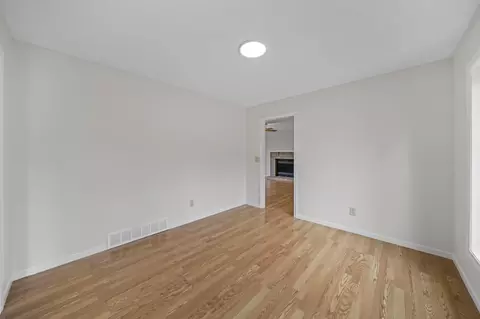 Living - 2672 Gooding Rd, Marion, OH 43302 photo 7 of 10
