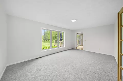 Living - 2672 Gooding Rd, Marion, OH 43302 photo 10 of 10
