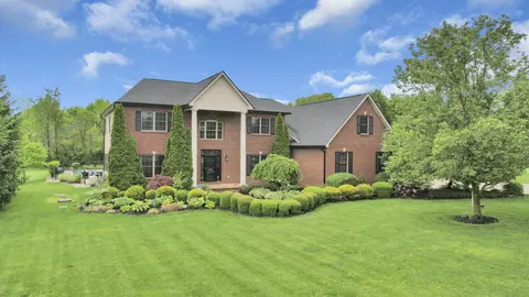 10119 Fairfield Farms Dr, Canal Winchester, OH 43110