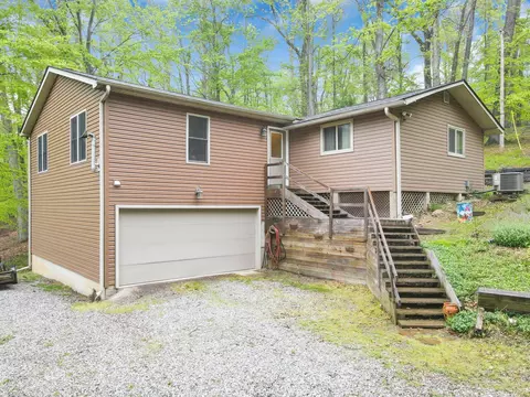 36 Seneca Ln, Sugar Grove, OH 43155