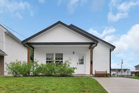 466 Henderson Ave, Newark, OH 43055
