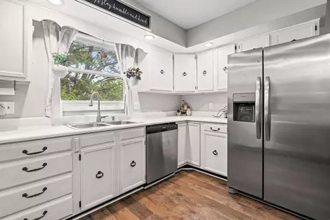 Kitchen - 588 Edgefield Dr, Marion, OH 43302 photo 4 of 4