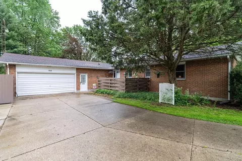 Exterior - 588 Edgefield Dr, Marion, OH 43302 photo 3 of 8