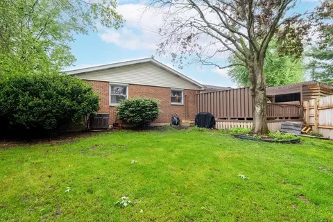 Exterior - 588 Edgefield Dr, Marion, OH 43302 photo 8 of 8