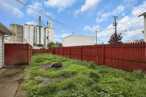 Exterior - 123 E Johnson St, Upper Sandusky, OH 43351 photo 16 of 17