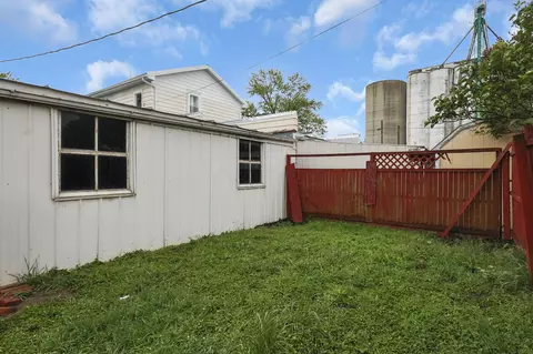 Exterior - 123 E Johnson St, Upper Sandusky, OH 43351 photo 14 of 17