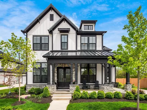 5463 Maple Dr, Lewis Center, OH 43035