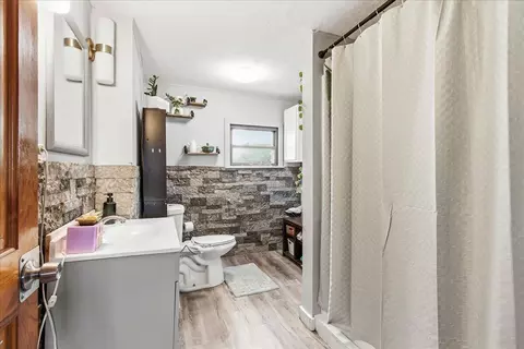 Bath - 6055 Prairie Rd, Springfield, OH 45502 photo 1 of 3