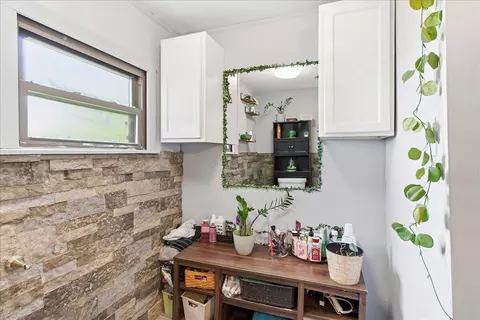 Bath - 6055 Prairie Rd, Springfield, OH 45502 photo 3 of 3