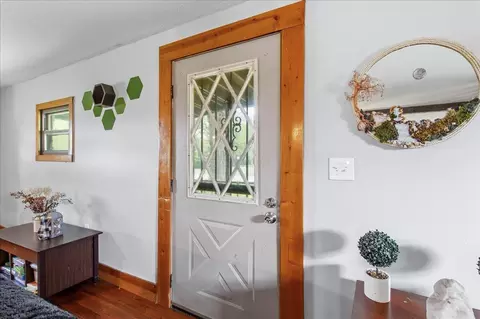 Entry Way - 6055 Prairie Rd, Springfield, OH 45502 photo 1 of 7
