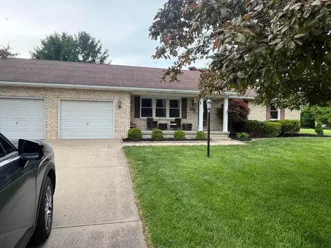 12 Hampton Ct, Washington Court House, OH 43160