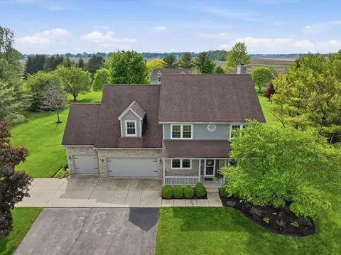 8870 Surrey Ln, Plain City, OH 43064