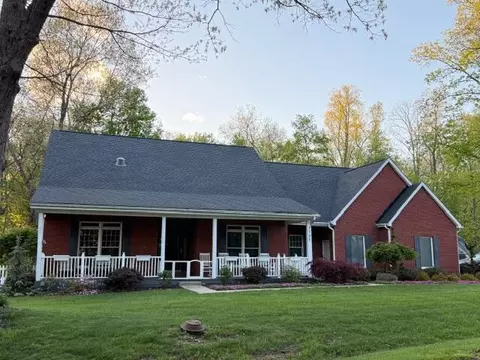 3737 Apple Valley Dr, Howard, OH 43028