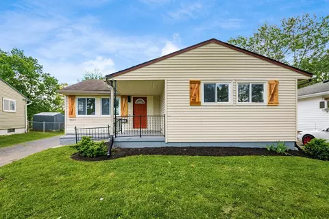 3573 Liv Moor Dr, Columbus, OH 43227