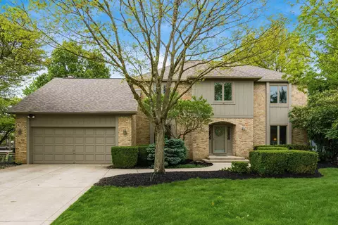 8900 Locherbie Ct, Dublin, OH 43017