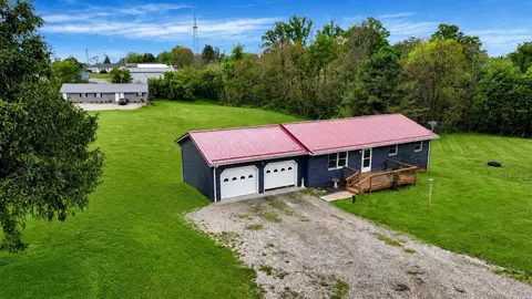 2397 Adamsville Rd, Zanesville, OH 43701