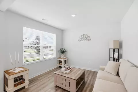 Living - 487 Faulkner Dr, Lithopolis, OH 43136 photo 2 of 2