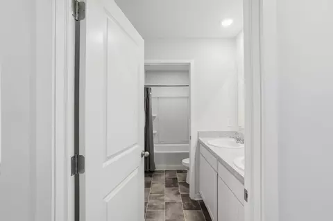 Entry Way - 487 Faulkner Dr, Lithopolis, OH 43136 photo 6 of 6