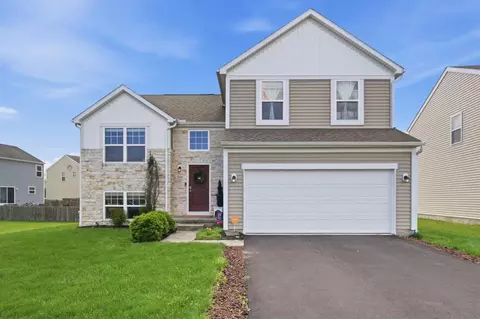 2439 Angelfire Dr, Grove City, OH 43123