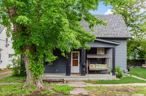 20 S High St, Mount Sterling, OH 43143