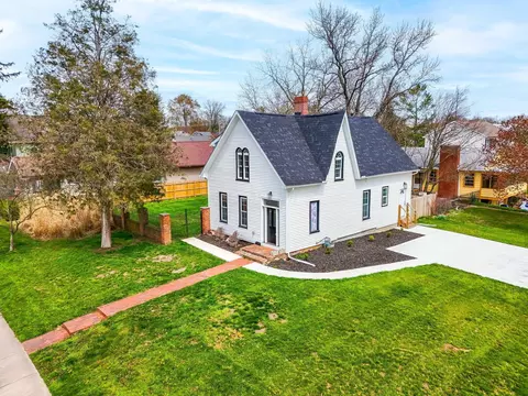 92 N Vine St, Westerville, OH 43081