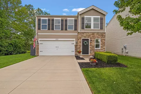 5021 Grimm Dr, Lockbourne, OH 43137