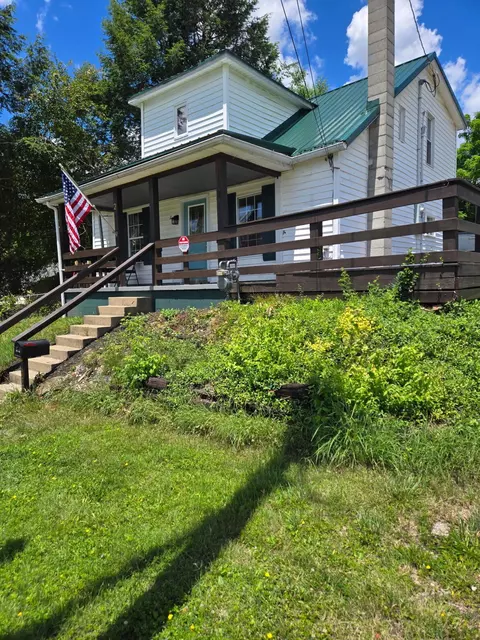 2 E Vine St, Jackson, OH 45640